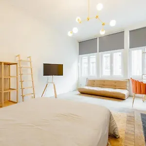 https://apt-le-studio-du-perron.brusselshotelsbook.com
